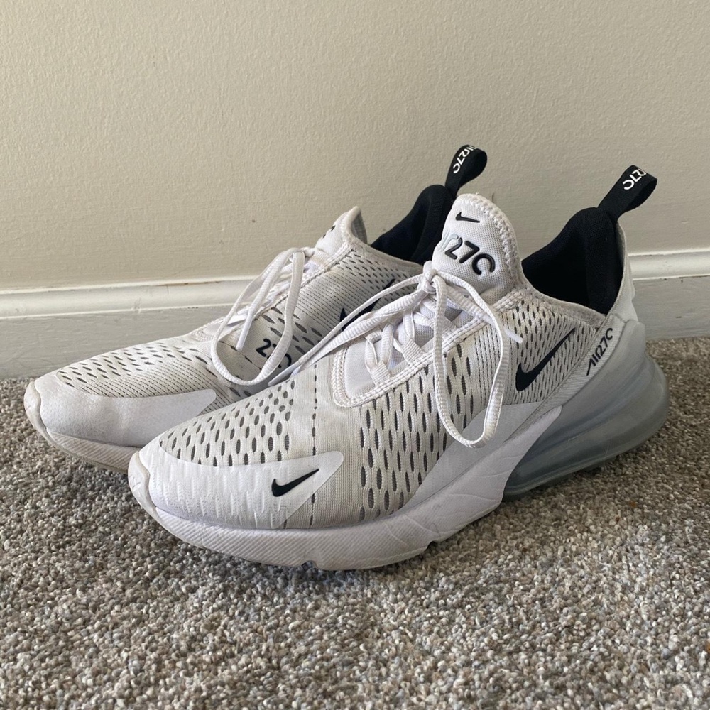 Nike AirMax270 Men’s 8.5 EUC Women’s 10